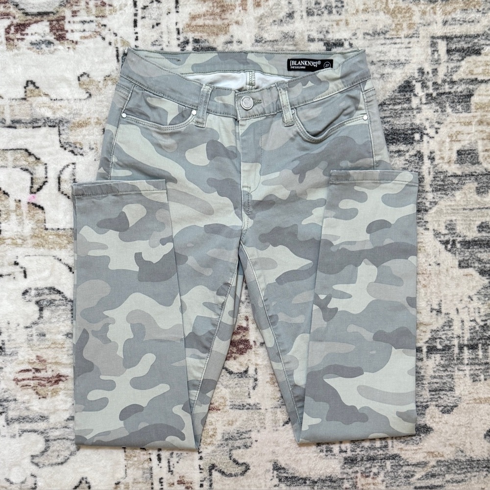 BlankNYC Washed Camo Skinny Jeans👖